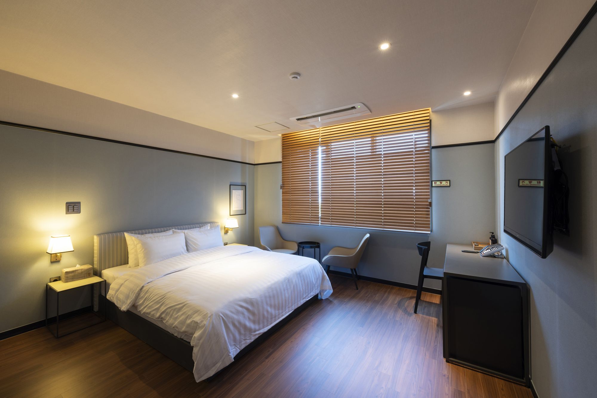 Brown-Dot Hotel Shinho Busan Exterior foto